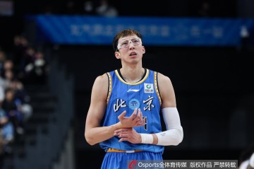 BSPORT-媒体人：北京要想办法给周琦减负 毕竟赛季还很漫长 大家都很疲惫